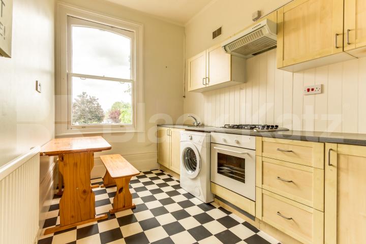 			2 Bedroom, 1 bath, 1 reception Flat			 Middle Lane, CROUCH END